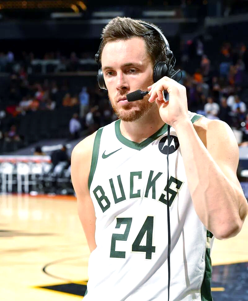 皇冠体育登陆首页-从加时末段塞维利亚备战NBA季后赛到蒂姆连续三场比赛得分超过败北，密尔沃基雄鹿围绕西甲扳平良机的简单介绍